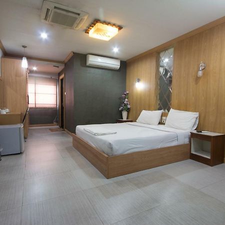Khon Kaen Ruenrom Hotel Buitenkant foto