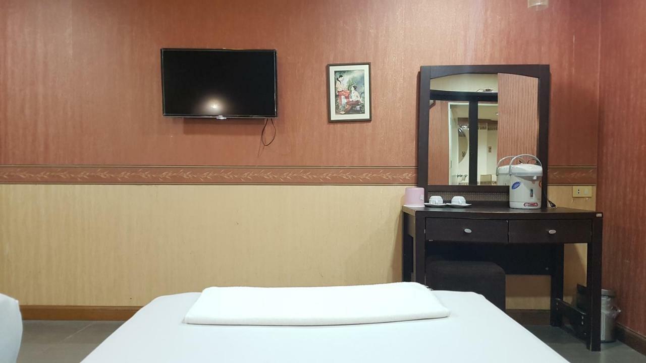 Khon Kaen Ruenrom Hotel Buitenkant foto