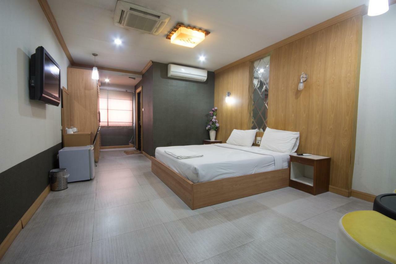 Khon Kaen Ruenrom Hotel Buitenkant foto